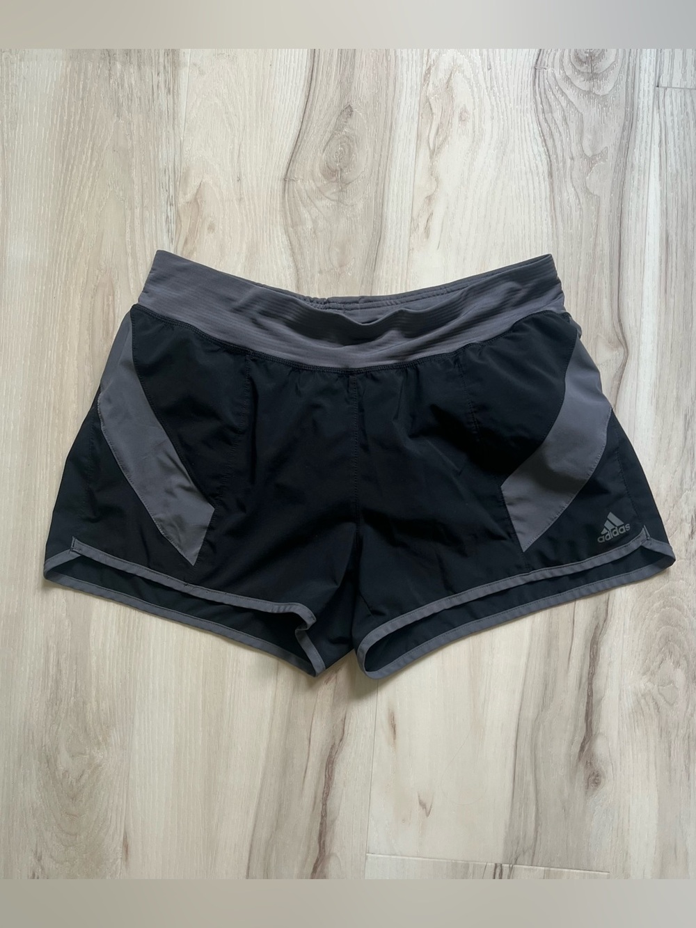 Adidas shorts size M
